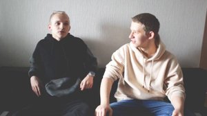 Челлендж "Угадай мелодию на пощёчину"