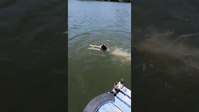 Учимся снимать одежду и обувь в воде смотреть онлайн