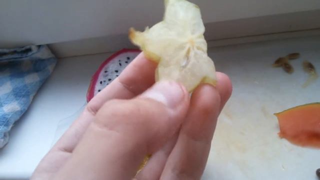 Экзотические фрукты в разрезе.