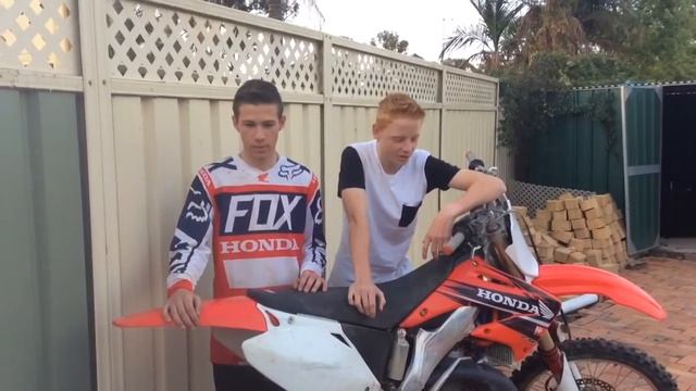 cr250r (2007) start up video