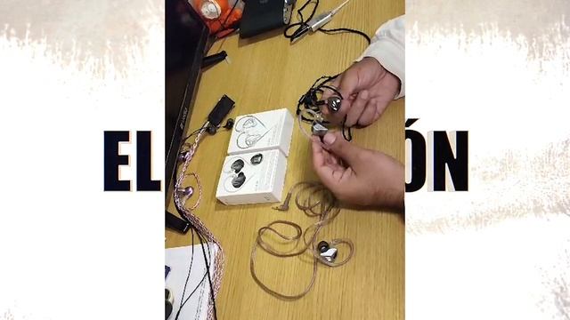 KZ Krilla contra KZ ZVX el Rey de la marca China!!! смотреть онлайн