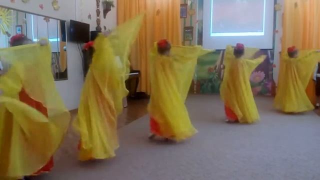 Танец жар-птиц в детском саду