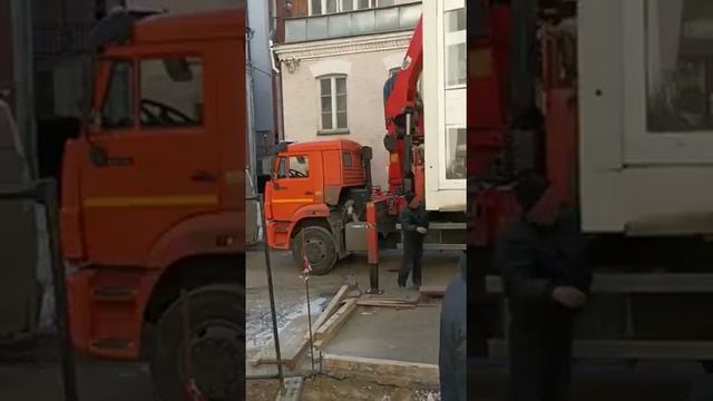 переставить будку охранника манипулятором смотреть онлайн