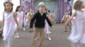 Вход на 8 марта.  Старшая группа детсада № 160 г. Одесса 2017 г.