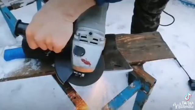 КАК ЗАТОЧИТЬ ТОПОР БОЛГАРКОЙ??? ДА ЛЕГКО! смотреть онлайн