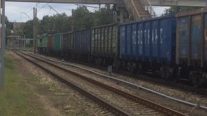 Тепловоз 2ТЭ10У-0218 с грузовым поездом
