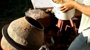 Брикеты из яичных лотков,стружки и угля своими руками!  Briquettes from egg trays..mp4