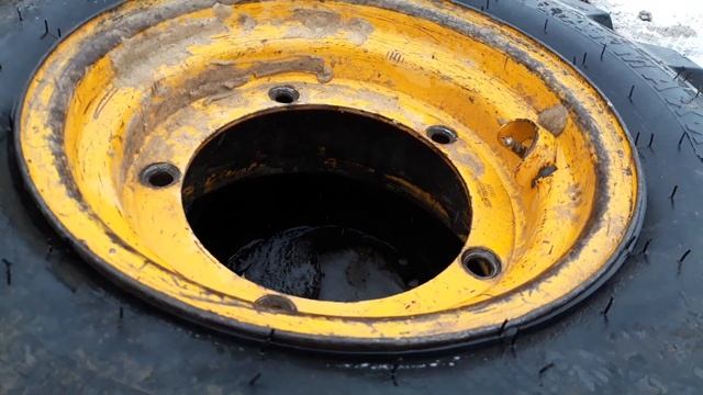 ЗАМЕНА ПЕРЕДНЕЙ РЕЗИНЫ #JCB3CX. ПОДГОТОВКА К СЕЗОНУ!