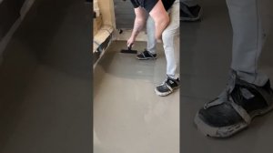 Наливной пол по маякам