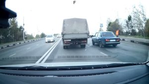 Что это на Октябрьском мосту в Ярославле 08.10.2015