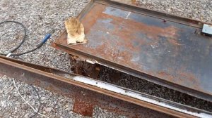 Сварил железную дверь в дом из железной двери б/у