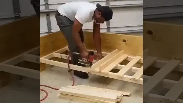 кроватка своими руками - ліжко своїми руками - bed is made by hand смотреть онлайн