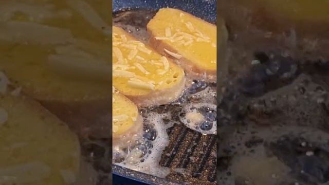 Гренки с сыром #завтрак #гренки #идеядлязавтрака #завтраки #перекус #идея #полдник #быстрыйзавтрак
