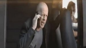 Брюс Уиллис в рекламе банка Траст