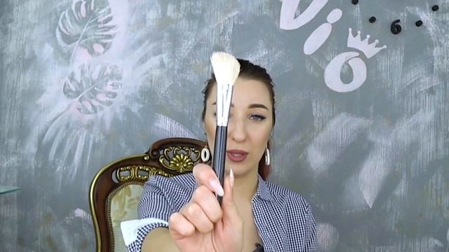 Рисуем скулы: подбираем корректор правильно
