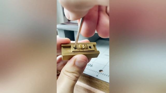 Попробуйте и вы! Кожаный брелок своими руками смотреть онлайн