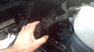 Peugeot boxer 2019 cabin filter location