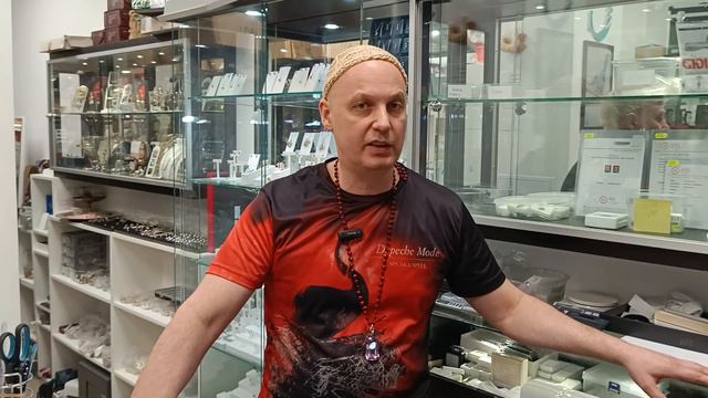 Успех - очередь за камнями и активы. У меня большой оборот. Наш бизнес успешный. #драгоценныекамни