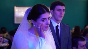 Пожелание от мамы, Невеста плачет