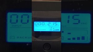ИБП Ippon Smart Power Pro II 1600, резкое падение оставшегося заряда до 0, видео с дисплея ИБП