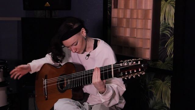 Марина Кошкина и ее 10-ти струнная гитара. Телепроект "Код культуры".