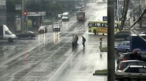 02.06.2012. Бешеный трамвай в Перми. 17 авто всмятку!!!