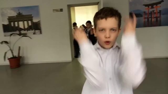 Блин,я теперь боюсь дверей ХD смотреть онлайн