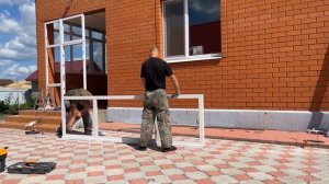 Монтаж пластиковой входной группы в частном доме в поселке Луговое город Тюмень