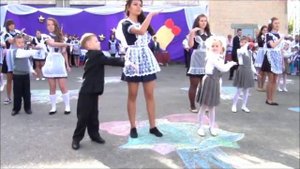 Танец 11 класса,17 школа г.Балашов 1 сентября