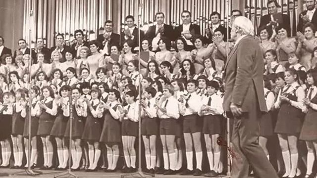 И. Лученок "Он родился весной", стихи А. Чепурнова смотреть онлайн