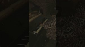 Слепой бездомный играет на пианино !! Очень круто