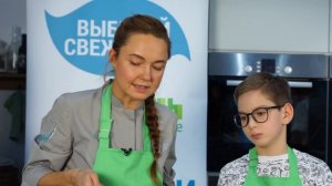 Завтрак для всей семьи: омлет из сёмги, ролл с курицей и смузи — готовим из тюменских продуктов!