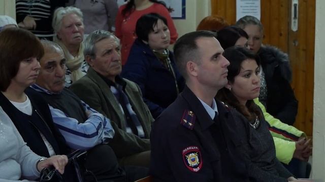 Кореновск. В Раздольной полицейские встретились с жителями. смотреть онлайн