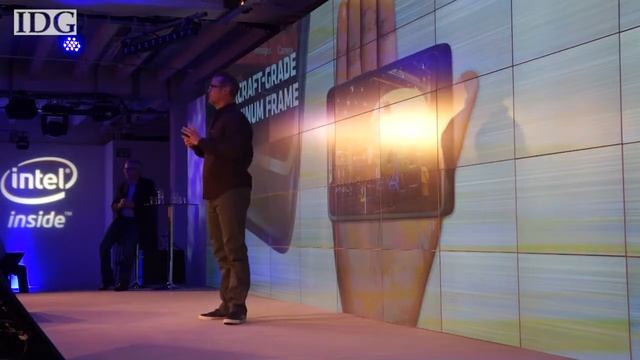 Motorola Droid Razr i runs Intel Atom processor