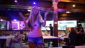 Китай. Часть 11. Кафе СССР в Дадунхае ( танцы )