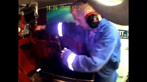 Машинное отделение судна ЦПУ. Моторист показывает машинное отделение. Engine room of a ship.