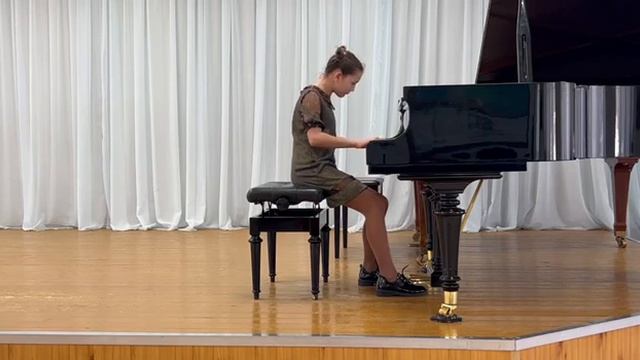 Шаихова Рузана, 11лет, Двухголосная инвенция №13 С. С. БАХ, Этюд №29 Т. Лак, фотрепиано