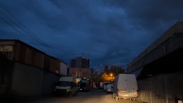 Россия с сегодняшнего дня отменила визы для граждан Грузии. Утро на автовокзале в Ортачала. смотреть онлайн