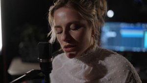 Sia - Chandelier (Cover by Kiesa Keller)