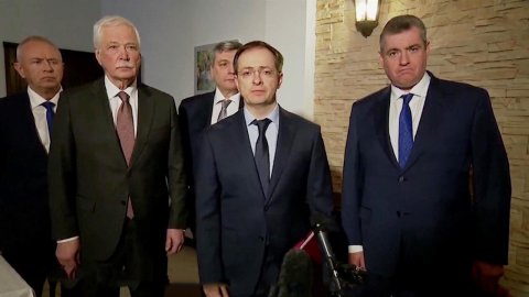 Организация гумкоридоров стала главной темой третьего раунда переговоров между Россией и Украиной