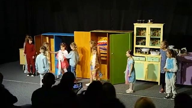 театр "Рядом" младшая группа смотреть онлайн