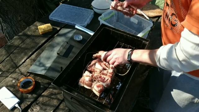 Подчеревок горячего копчения против свиных рёбер, выбираем победителя! смотреть онлайн