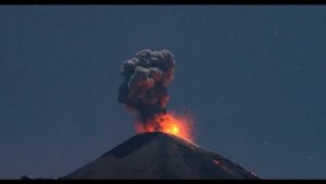 Взрыв вулкана Ревентадор (Извержение вулкана Ревентадор)