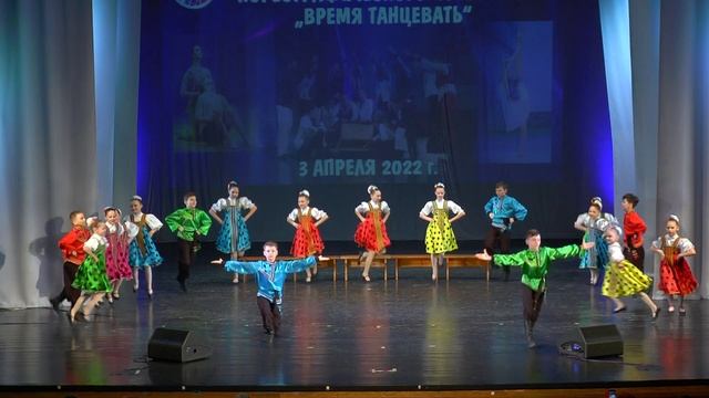 Детский народный танец "На лавочке".  10 - 11 лет. Студия "Казаки России"