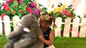 When to say Good Afternoon? I Английский для детей I English for kids I Урок Английского для малыше