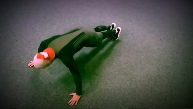 Добрый день мои маленькие и взрослые любители спорта,у нас сегодня отжимание от пола,ну что поехали смотреть онлайн