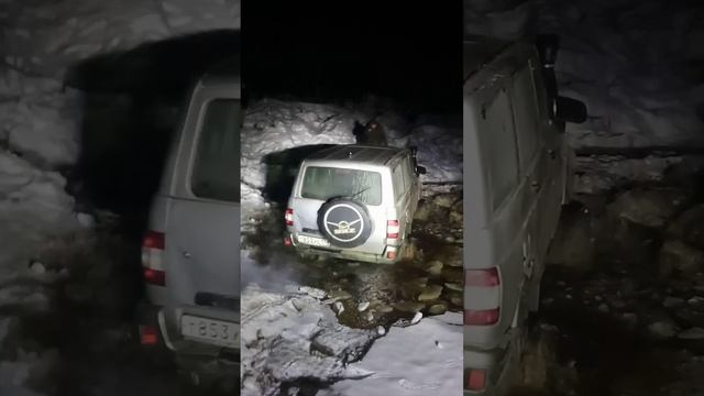 УАЗ патриот проезжает речку смотреть онлайн
