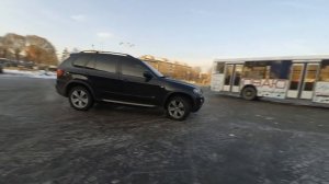BMW X5 E70 4.8i. Большой, мощный, дорогой.