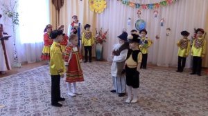 детский сад "Яблонька" г. Лыткарино постановка Ярмарка и "Как мужик корову продавал"