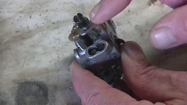 Chainsaw Carburetor rebuild Zama w33